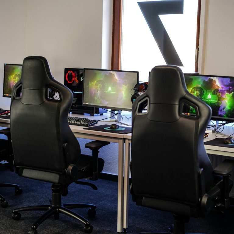 ella-don-vb49017SQj8-unsplash